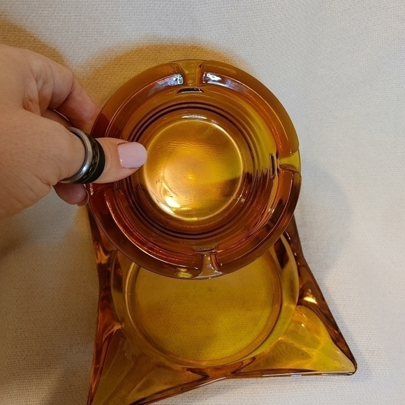 Vintage Amber Glass Set of Ashtrays - Picture 3 of 10